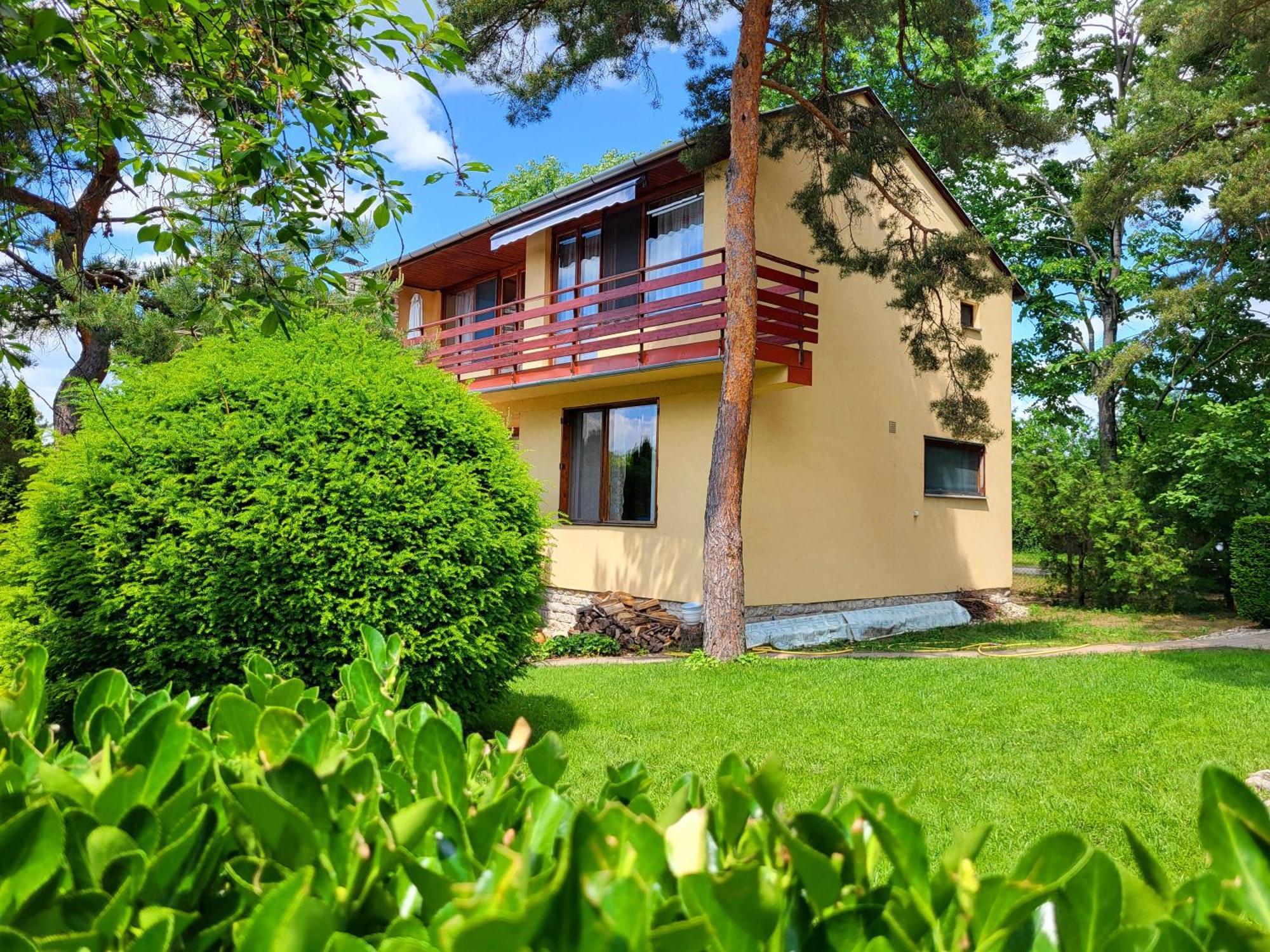 Fenyves Villa Balatonakarattya Exterior photo